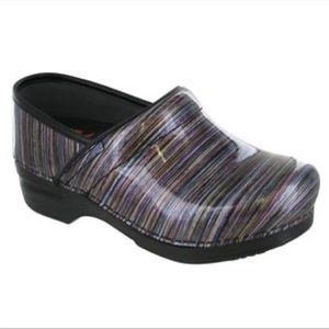 Dansko Metallic Stripe Clog 9 EUC